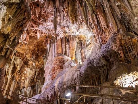 Visita a las Cuevas de Valporquero desde León