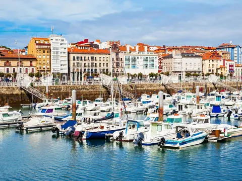 Puerto deportivo de Gijón