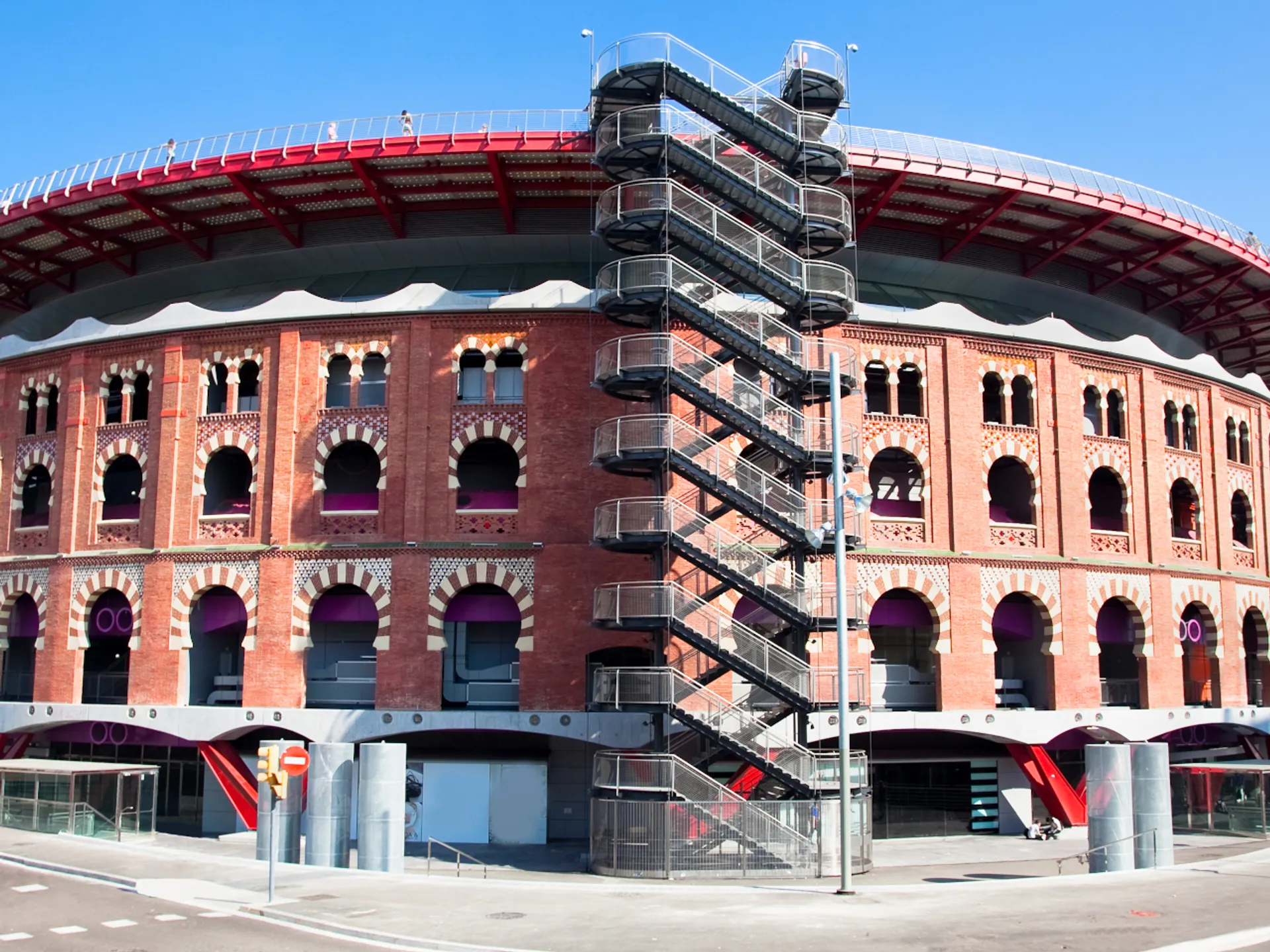 Arenas de Barcelona en la Plaza de España de Barcelona - Plaza de España de Barcelona - Qué ver en Barcelona - Guía de Viajes Barcelona - Buendía Tours