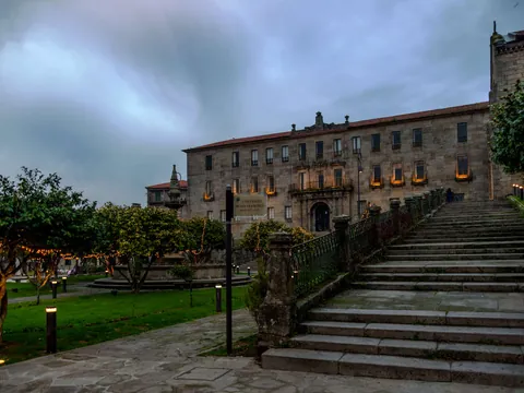 free tour nocturno Pontevedra Secretos leyendas visita guiada gratuita Galicia