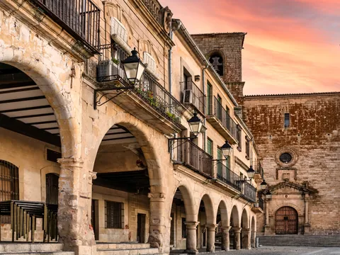 trujillo-atardecer_visita-guiada_caceres_extremadura_buendia-tours (5).jpg