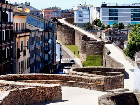tour privado Lugo visita guiada Muralla Galicia