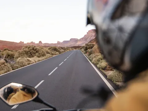 Vista desde un quad en marcha de camino hacia el Teide, Tenerife