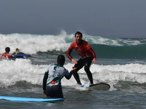 clase de surf Famara privado Lanzarote Canarias