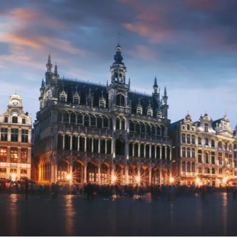 Museo de la ciudad de Bruselas, vista al atardecer-Museos de Bruselas - Guía de Viaje Buendía tours