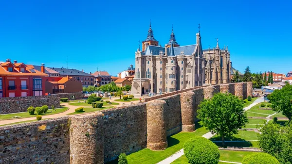Qué hacer en Castilla y León para descubrir una región de historia, patrimonio y naturaleza