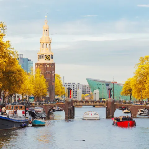 Otoño en Ámsterdam con Montelbaanstoren-Ámsterdam-que ver-Guía de viaje