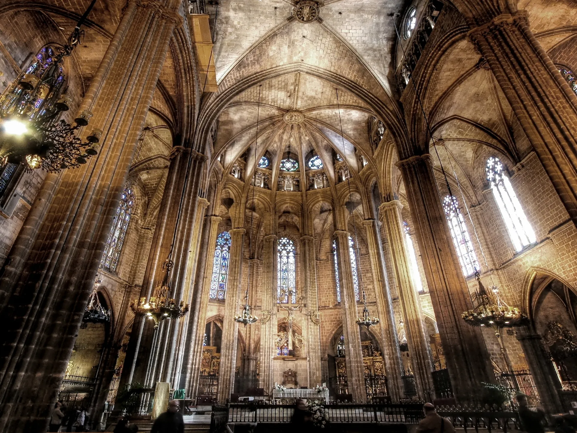 Vista interior de la Catedral de Barcelona - Catedral de Barcelona - Qué ver en Barcelona - Guía de Viajes Barcelona - Buendía Tours
