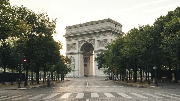 free tour Arco del Triunfo