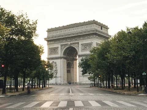 free tour Arco del Triunfo