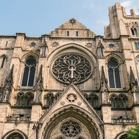 Exterior Catedral de San Juan el Divino - Catedral San Juan el Divino - Qué ver en Nueva York - Guía de Viajes Nueva York - Buendía Tours