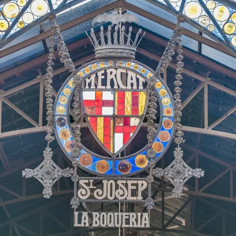 Vista de la entrada al Mercado de La Boquería - Mercado de La Boquería de Barcelona - Qué ver en Barcelona - Guía de Viajes Barcelona - Buendía Tours