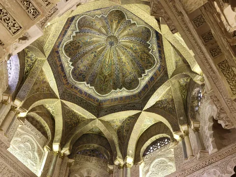 Detalle de la cúpula en la Mezquita de Córdoba