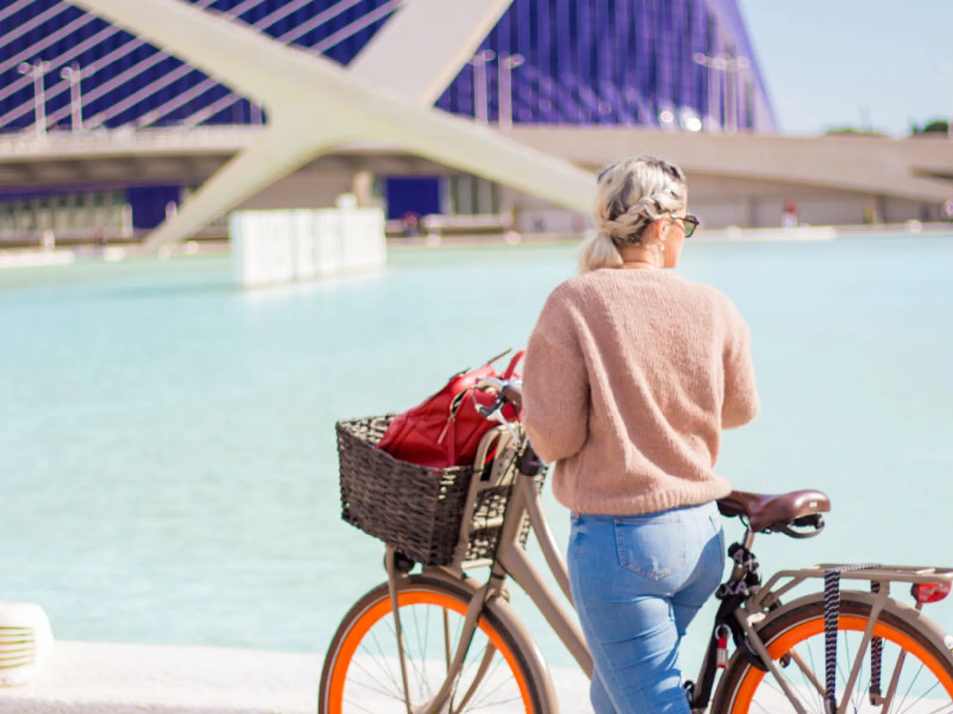 Cómo llegar a la Ciudad de las Artes y las Ciencias en bicicleta
