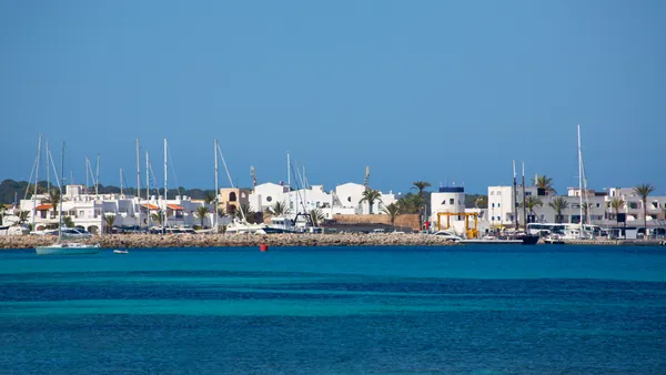 Puerto de La Savina en un precioso día soleado, Formentera