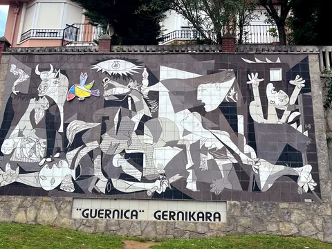 detalle del mural del guernika