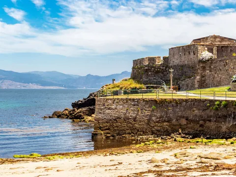 paseo en barco Finisterre Castillo San Carlos Fisterra excursión barco Costa Gallega Galicia