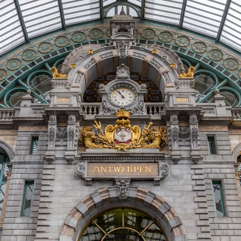 Estación Central de Amberes (Antwerpen Centraal) en Bélgica