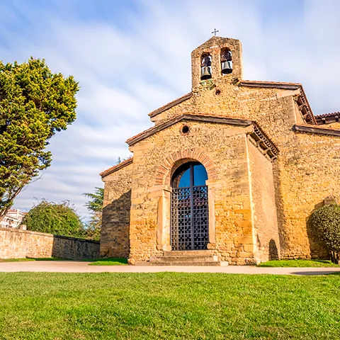 Iglesia de San Julián de los Prados en Oviedo