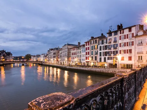 free tour noche Baiona