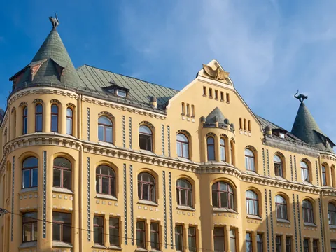 La Casa de los Gatos es uno de los monumentos más curiosos de Riga.