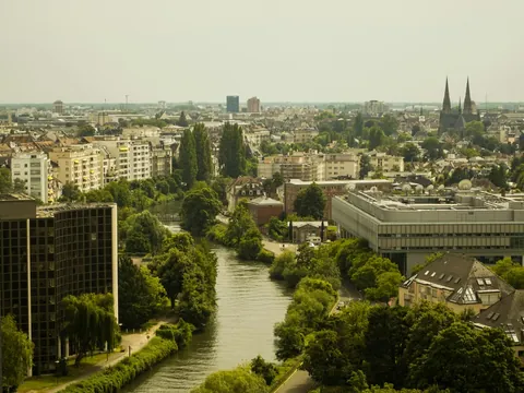 Panorámica de Estrasburgo con vistas de la Catedral y el río III, Francia