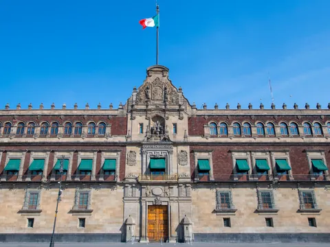 Palacio Nacional Recorrido a Pie Ciudad México