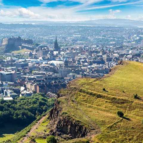 Panorámica Edimburgo con Arthur's Seat - Arthur's Seat - Qué ver en Edimburgo - Guía de Viajes Edimburgo - Buendía Tours