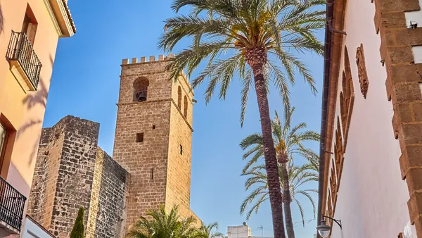 Qué hacer en Jávea entre su casco histórico, las calas y el mar