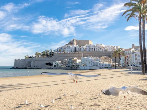 El castillo de Peñíscola, en lo alto del peñón, es la estampa más fotografiada.