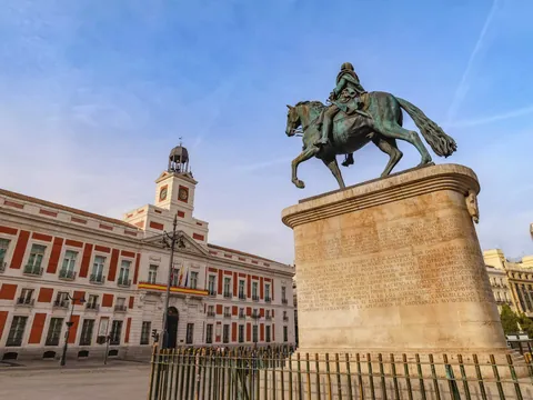 Puerta Sol tour a Pie Madrid Monumental