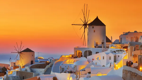 Qué hacer en Santorini, entre caldera, pueblos blancos y experiencias sobre el mar