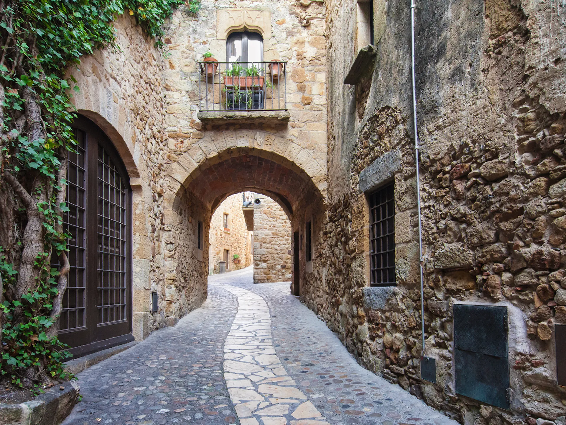 Girona - 10 destinos infravalorados para visitar en Europa - Blog - Buendía Tours