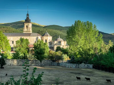 Monasterio Santa Maria Paular Rascafria excursión Parque Nacional Guadarrama desde Madrid