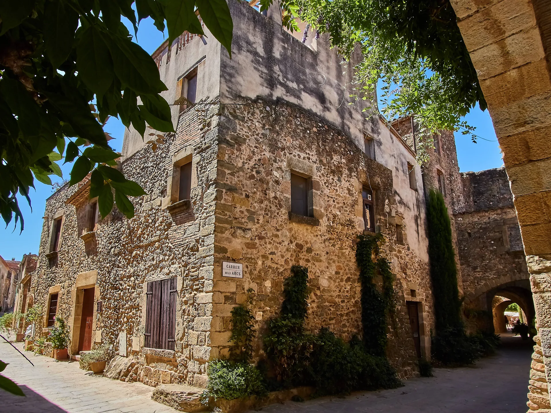 Monells - Los mejores rincones de la Costa Brava - Blog Buendía Tours