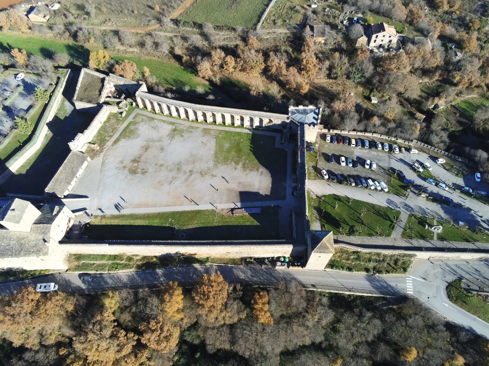 vista aérea castillo Aínsa
