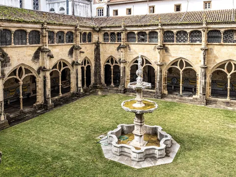 Claustro de la Iglesia de Santa Cruz en Coímbra, Portugal