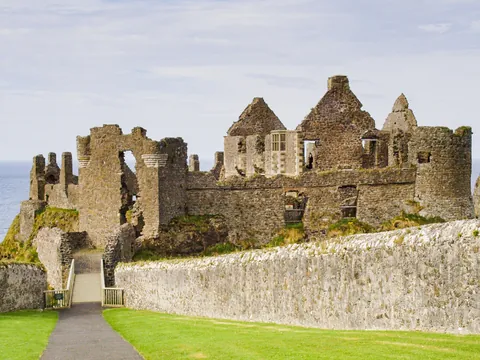 Castillo de Dunluce excursión al Norte de Irlanda Belfast Calzada del Gigante y el Castillo de Dunluce visitas guiadas y excursiones en Dublin