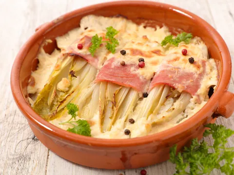 Endivias con queso y jamón - Comida típica de Brujas - Comer en Brujas - Guía de viaje Brujas - Buendía Tours