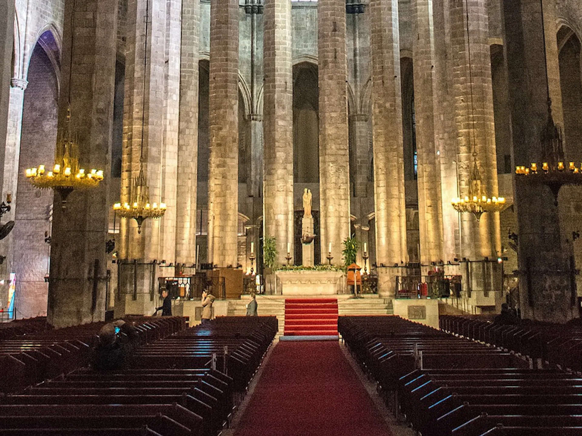 Interior de la Catedral del Mar - Catedral del Mar de Barcelona - Qué ver en Barcelona - Guía de Viajes de Barcelona - Buendía Tours