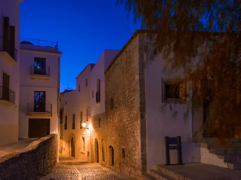 Tour nocturno por Dalt Vila