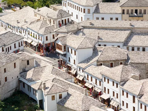 excursión Gijokastra desde Saranda Catillo Lekuresi Albania