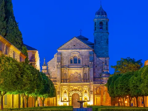 Tour nocturno teatralizado por Úbeda en privado