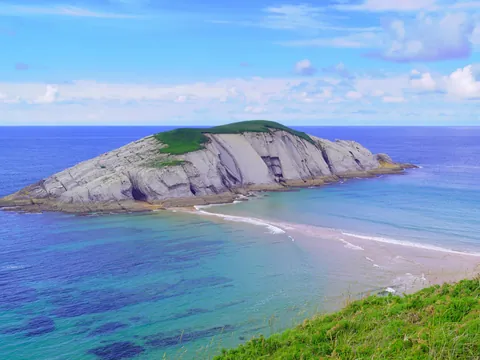 Visita guiada al geoparque Costa Quebrada