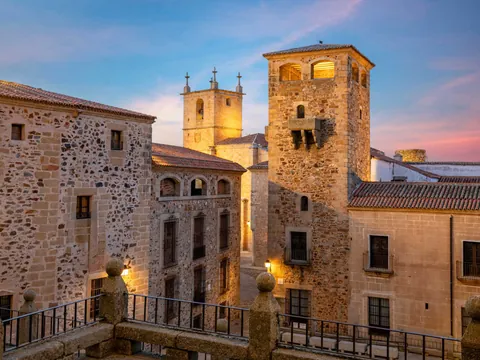 Casa Golfines free tour Cáceres misterios leyendas atardecer