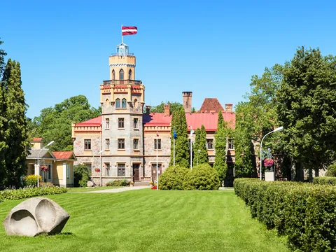 El castillo nuevo de Sigulda, uno de los atractivos turísticos de esta localidad.