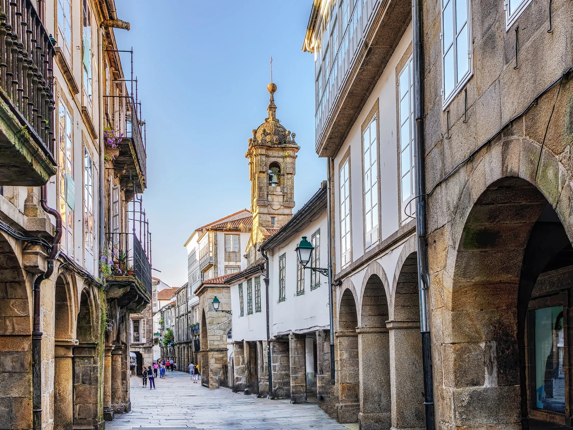 Calle de Santiago de Compostela - Mejores terrazas de Santiago - Blog - Buendía Tours