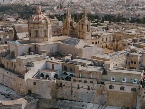 Excursión a Mdina y los Acantilados de Dingli desde La Valeta