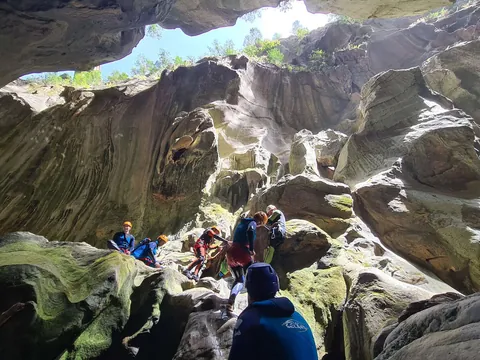 barranquismo-buitreras_descenso-barrancos-malaga_canyoning_buendia-tours (7).jpg