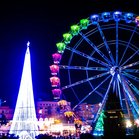 Árbol de Navidad y noria gigante en Torrejón de Ardoz - La Ciudad de la Navidad: Torrejón de Ardoz - Blog- Buendía Tours